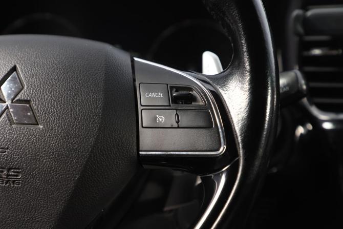 Mitsubishi Outlander III Рестайлинг 2 с пробегом 2015 года, цена 1 969 000 рублей, 320312 км, внедорожник, Автокод Объявления