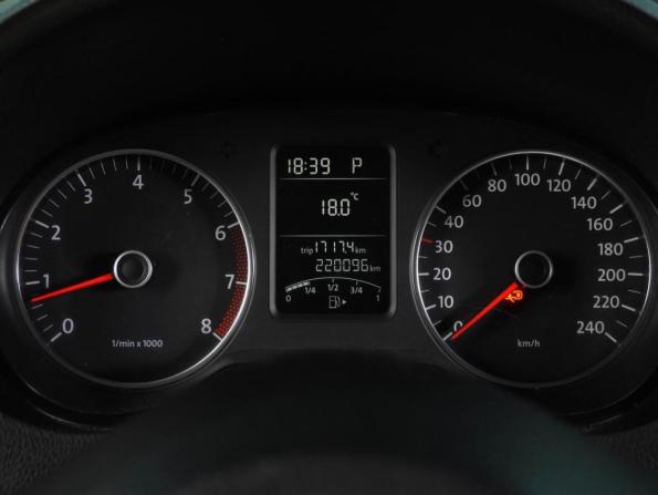 Volkswagen Polo V с пробегом 2011 года, цена 799 000 рублей, 220096 км, хэтчбек, Автокод Объявления
