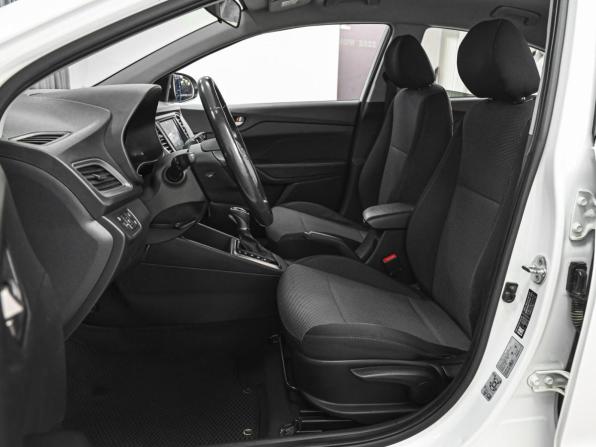 Hyundai Solaris II с пробегом 2019 года, цена 1 349 000 рублей, 115243 км, седан, Автокод Объявления