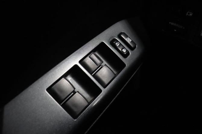 Toyota RAV4 IV (XA40) Рестайлинг с пробегом 2017 года, цена 2 092 000 рублей, 187704 км, внедорожник, Автокод Объявления