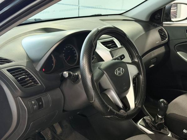 Hyundai Solaris I с пробегом 2013 года, цена 697 000 рублей, 267040 км, седан, Автокод Объявления