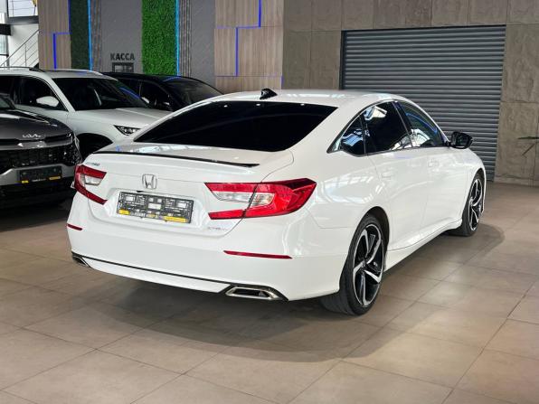 Honda Accord X Рестайлинг с пробегом 2021 года, цена 2 350 000 рублей, 81129 км, седан, Автокод Объявления