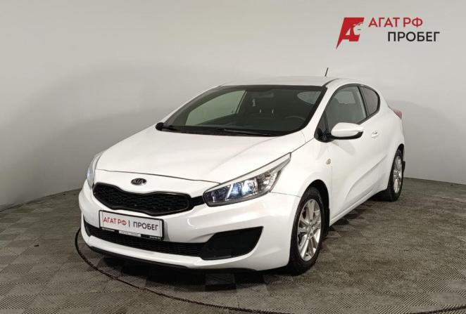 Kia Ceed II с пробегом 2015 года, цена 965 000 рублей, 177228 км, хэтчбек, Автокод Объявления