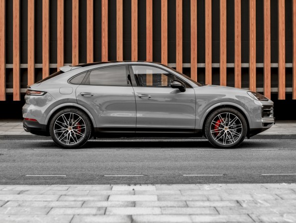Новый Porsche Cayenne III Рестайлинг 2024 года, цена 27 304 400 рублей, внедорожник, Автокод Объявления