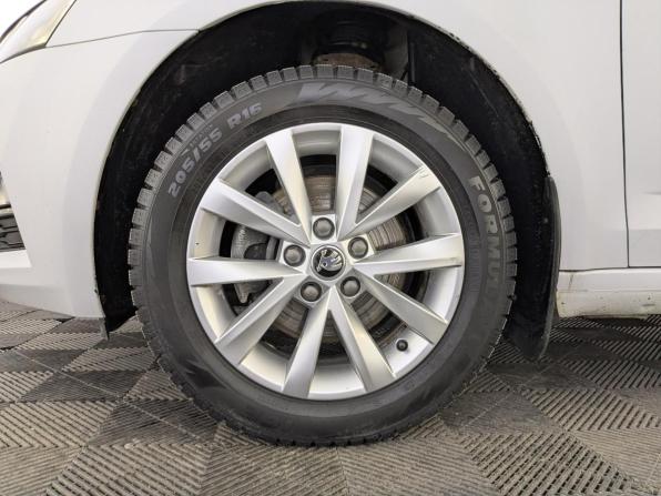 Skoda Octavia III (A7) Рестайлинг с пробегом 2019 года, цена 1 200 000 рублей, 204203 км, лифтбек, Автокод Объявления