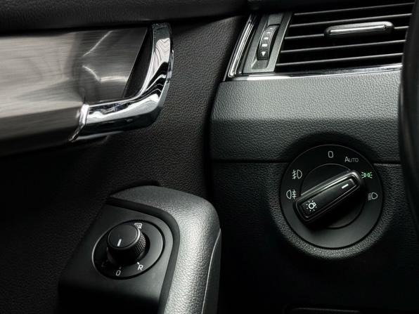 Skoda Octavia III (A7) Рестайлинг с пробегом 2017 года, цена 1 849 000 рублей, 141441 км, лифтбек, Автокод Объявления
