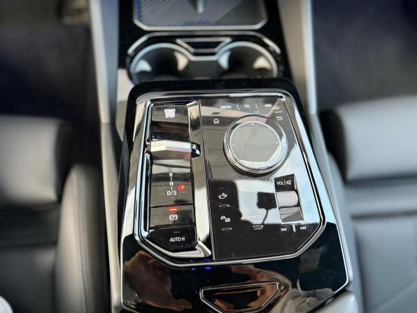 BMW 5 серии VIII (G60/G61/G68) с пробегом 2023 года, цена 8 660 000 рублей, 300 км, седан, Автокод Объявления