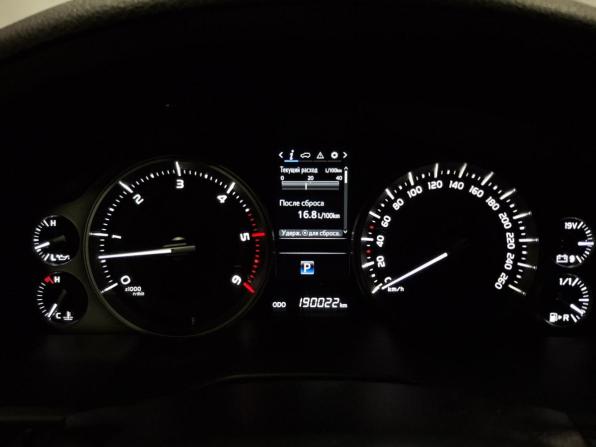 Toyota Land Cruiser 200 Series Рестайлинг 2 с пробегом 2018 года, цена 6 200 000 рублей, 190020 км, внедорожник, Автокод Объявления