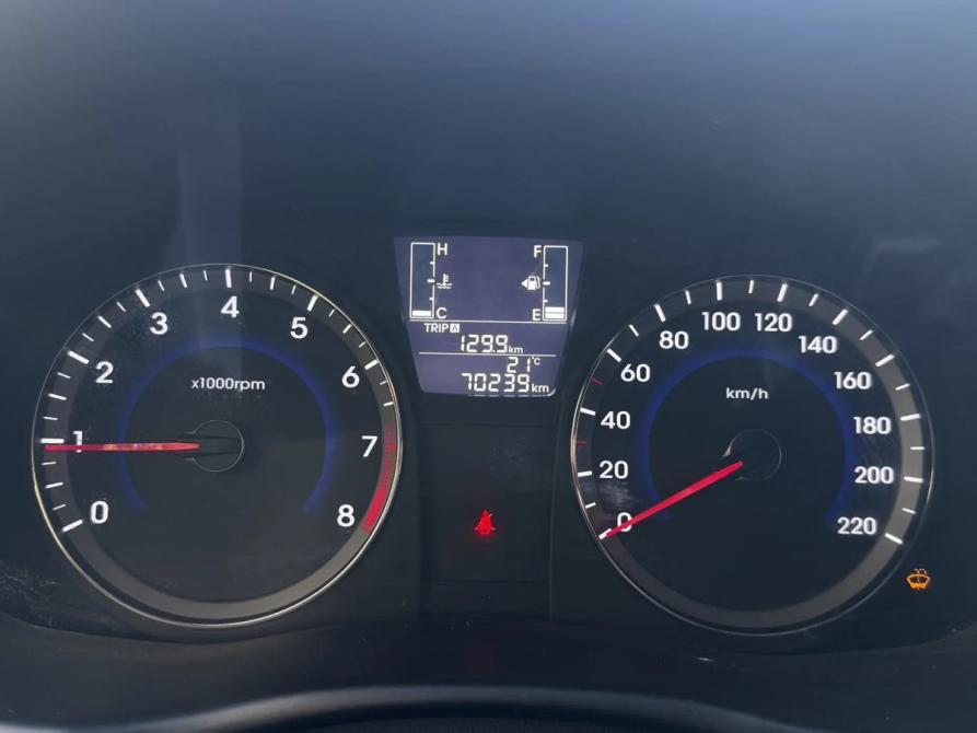 Hyundai Solaris I Рестайлинг Москва  - изображение 12