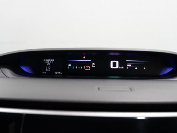 Honda Stepwgn V с пробегом 2015 года, цена 1 850 000 рублей, 102000 км, минивэн, Автокод Объявления