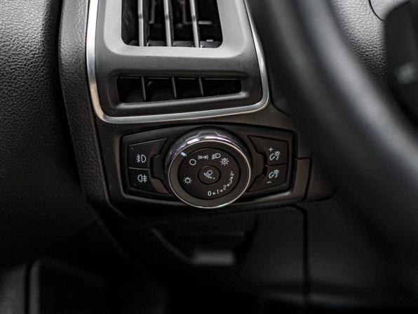 Ford Focus III с пробегом 2015 года, цена 811 000 рублей, 256080 км, хэтчбек, Автокод Объявления