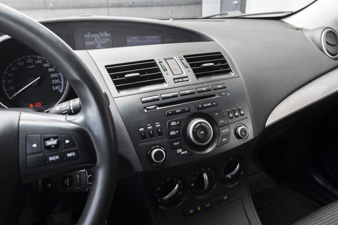 Mazda 3 II (BL) Рестайлинг с пробегом 2012 года, цена 730 000 рублей, 245000 км, седан, Автокод Объявления