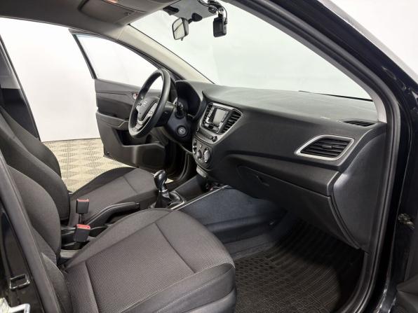 Hyundai Solaris II с пробегом 2018 года, цена 1 230 000 рублей, 111035 км, седан, Автокод Объявления