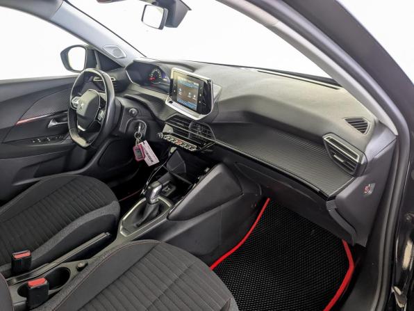 Peugeot 2008 II с пробегом 2021 года, цена 1 770 000 рублей, 118589 км, внедорожник, Автокод Объявления