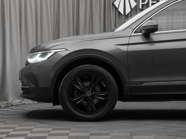 Volkswagen Tiguan II Рестайлинг с пробегом 2021 года, цена 3 440 000 рублей, 64548 км, внедорожник, Автокод Объявления