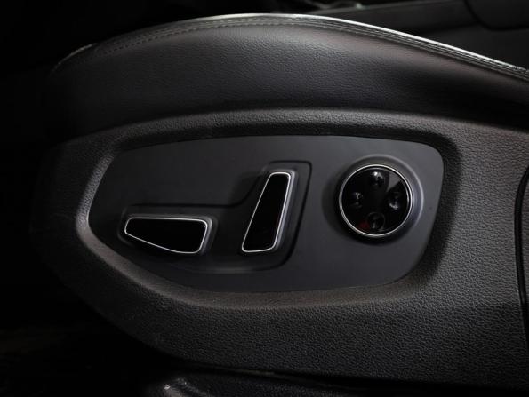 Hyundai Genesis II с пробегом 2016 года, цена 1 999 000 рублей, 105682 км, седан, Автокод Объявления