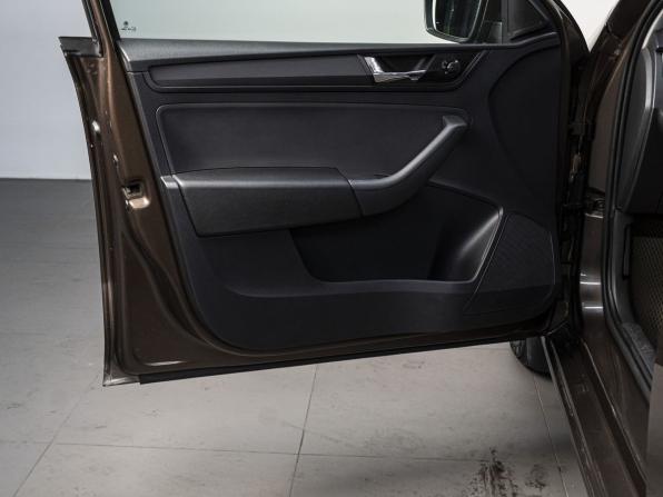 Skoda Rapid I с пробегом 2017 года, цена 795 000 рублей, 229464 км, лифтбек, Автокод Объявления