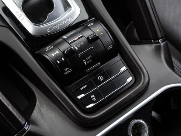Porsche Cayenne II Рестайлинг (958) с пробегом 2015 года, цена 3 700 000 рублей, 176565 км, внедорожник, Автокод Объявления