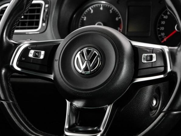 Volkswagen Polo V Рестайлинг с пробегом 2019 года, цена 1 199 000 рублей, 129063 км, седан, Автокод Объявления