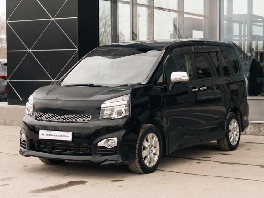 Toyota Voxy II (R70) Рестайлинг Новосибирск  - изображение 1