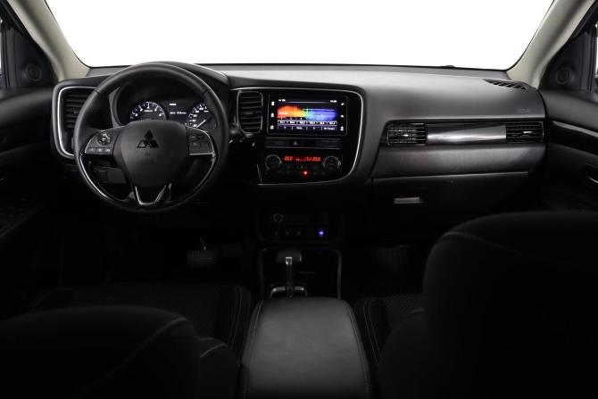 Mitsubishi Outlander III Рестайлинг 3 с пробегом 2018 года, цена 1 929 000 рублей, 109000 км, внедорожник, Автокод Объявления