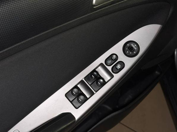 Hyundai Solaris I Рестайлинг с пробегом 2015 года, цена 960 000 рублей, 185938 км, седан, Автокод Объявления