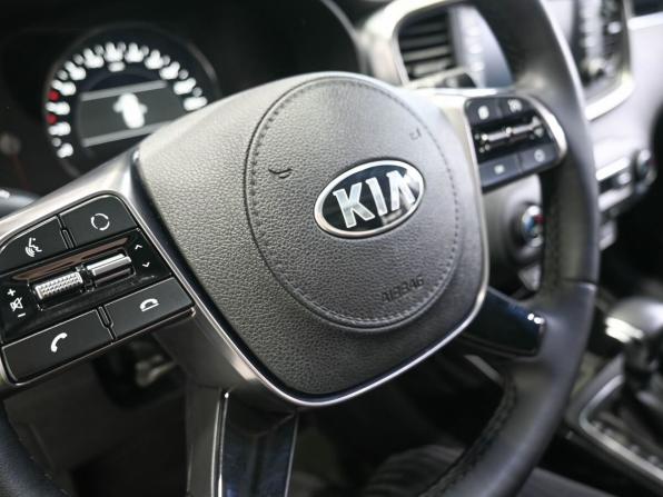 Kia Sorento III Prime Рестайлинг с пробегом 2018 года, цена 2 959 900 рублей, 112500 км, внедорожник, Автокод Объявления