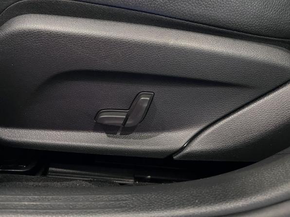 Mercedes-Benz C-Класс IV (W205) Рестайлинг с пробегом 2019 года, цена 2 800 000 рублей, 142190 км, седан, Автокод Объявления