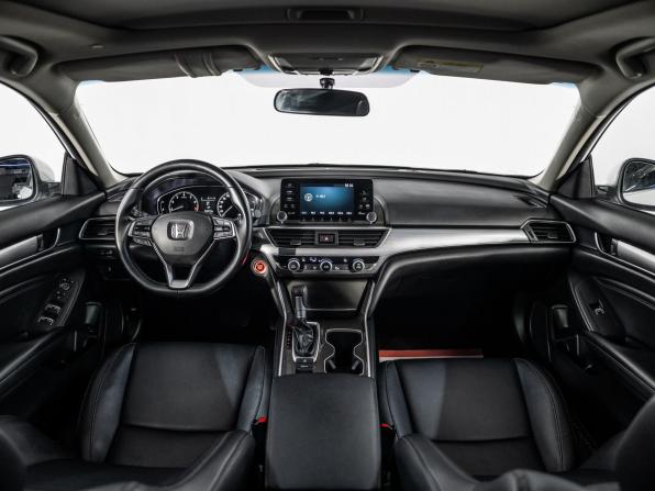 Honda Accord X Рестайлинг с пробегом 2021 года, цена 2 449 500 рублей, 52073 км, седан, Автокод Объявления