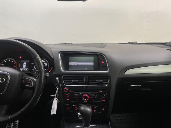 Audi Q5 I (8R) с пробегом 2010 года, цена 1 350 000 рублей, 189043 км, внедорожник, Автокод Объявления