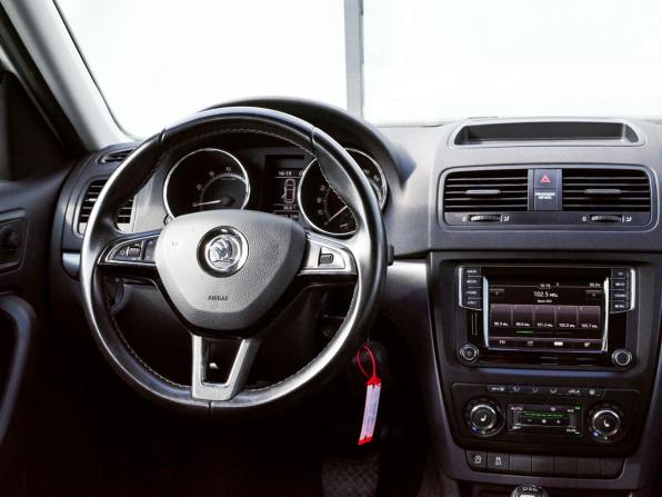 Skoda Yeti I Рестайлинг с пробегом 2017 года, цена 1 364 000 рублей, 144666 км, внедорожник, Автокод Объявления