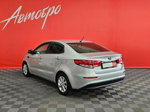 Kia Rio III Рестайлинг с пробегом 2015 года, цена 1 049 000 рублей, 158702 км, седан, Автокод Объявления