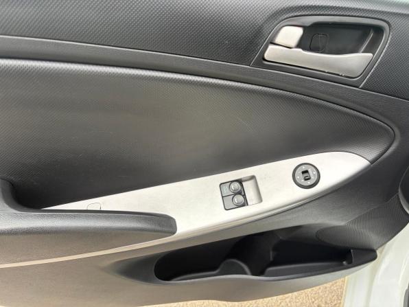 Hyundai Solaris I Рестайлинг с пробегом 2014 года, цена 890 000 рублей, 118000 км, седан, Автокод Объявления