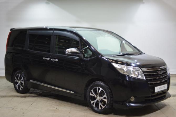 Toyota Noah III (R80) с пробегом 2016 года, цена 1 650 000 рублей, 133800 км, минивэн, Автокод Объявления