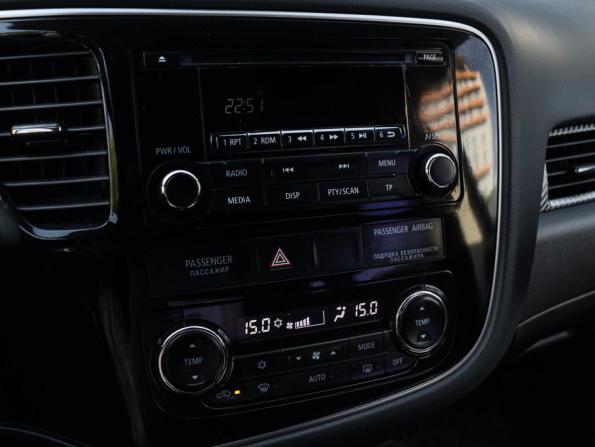 Mitsubishi Outlander III Рестайлинг 2 с пробегом 2015 года, цена 2 080 000 рублей, 54450 км, внедорожник, Автокод Объявления
