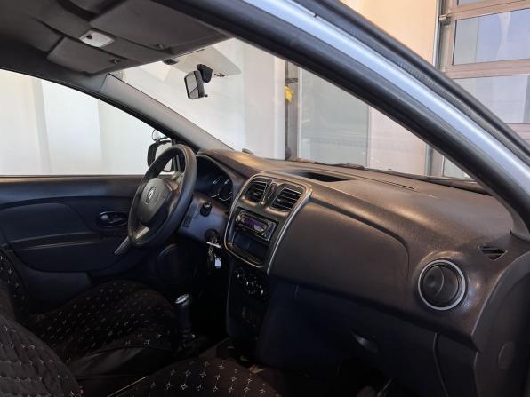 Renault Logan II с пробегом 2017 года, цена 306 200 рублей, 329356 км, седан, Автокод Объявления