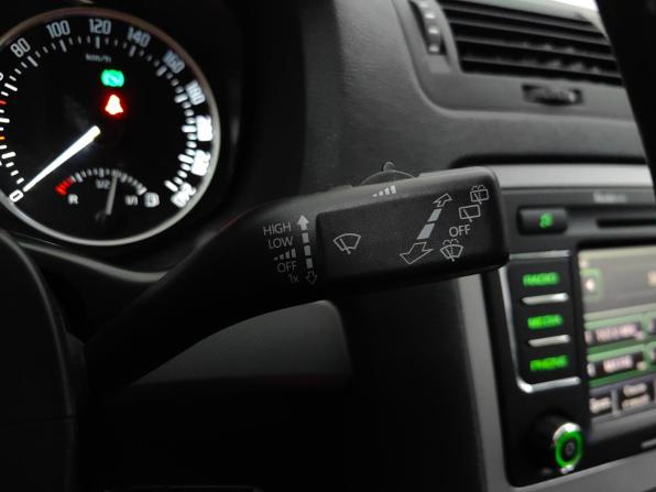 Skoda Octavia II (A5) Рестайлинг с пробегом 2011 года, цена 928 000 рублей, 120000 км, лифтбек, Автокод Объявления