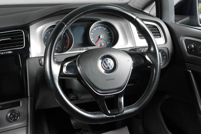 Volkswagen Golf VII с пробегом 2014 года, цена 899 000 рублей, 135700 км, универсал, Автокод Объявления