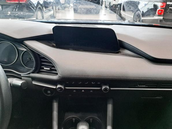 Mazda 3 IV (BP) с пробегом 2021 года, цена 1 970 000 рублей, 109193 км, седан, Автокод Объявления