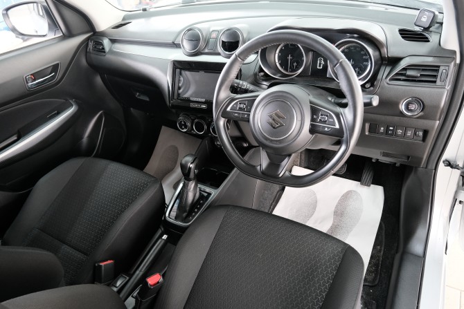 Suzuki Swift V с пробегом 2019 года, цена 1 349 000 рублей, 53000 км, хэтчбек, Автокод Объявления
