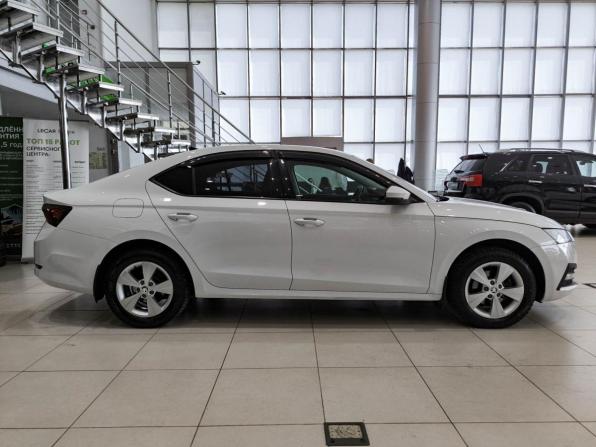 Skoda Octavia IV (A8) с пробегом 2021 года, цена 2 230 000 рублей, 114811 км, лифтбек, Автокод Объявления