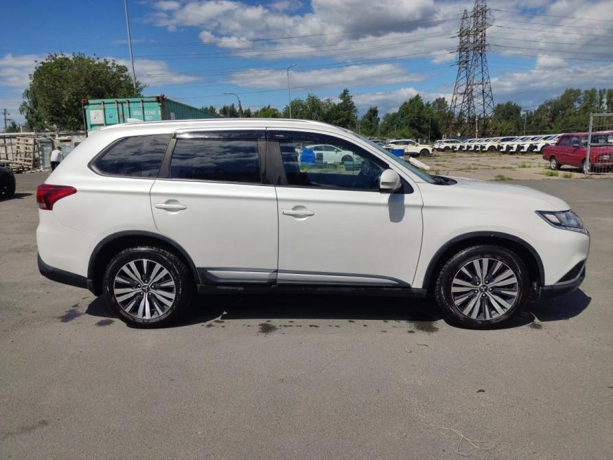Mitsubishi Outlander III Рестайлинг 3 Санкт-Петербург  - изображение 4