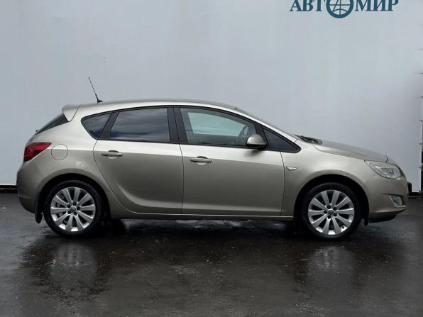Opel Astra J с пробегом 2011 года, цена 685 000 рублей, 209474 км, хэтчбек, Автокод Объявления