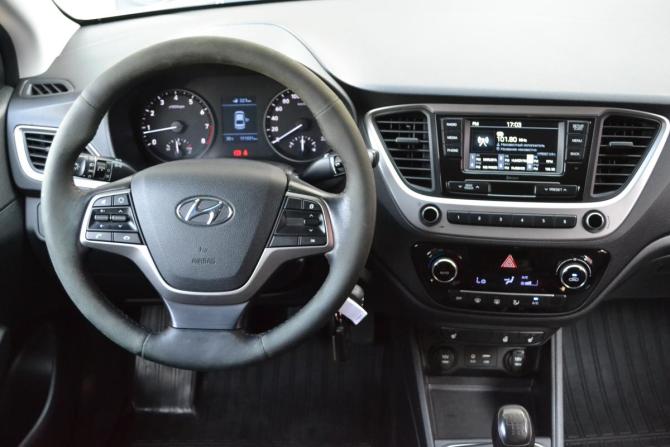 Hyundai Solaris II с пробегом 2017 года, цена 1 030 000 рублей, 191030 км, седан, Автокод Объявления
