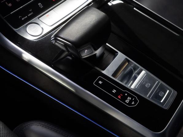 Audi Q8 I (4M) с пробегом 2019 года, цена 6 300 000 рублей, 97860 км, внедорожник, Автокод Объявления