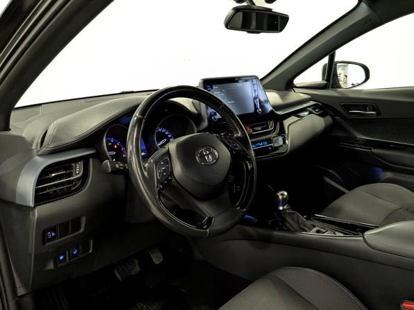 Toyota C-HR I Рестайлинг с пробегом 2021 года, цена 2 300 000 рублей, 157486 км, внедорожник, Автокод Объявления