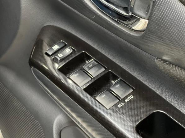 Toyota Wish II Рестайлинг с пробегом 2013 года, цена 1 399 000 рублей, 139962 км, минивэн, Автокод Объявления