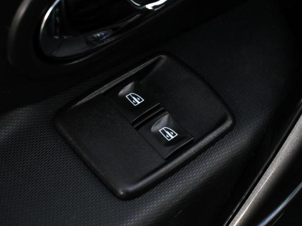 Renault Logan II Рестайлинг с пробегом 2019 года, цена 899 000 рублей, 176989 км, седан, Автокод Объявления
