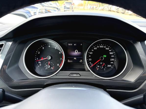 Volkswagen Tiguan II Рестайлинг с пробегом 2021 года, цена 2 890 000 рублей, 62309 км, внедорожник, Автокод Объявления