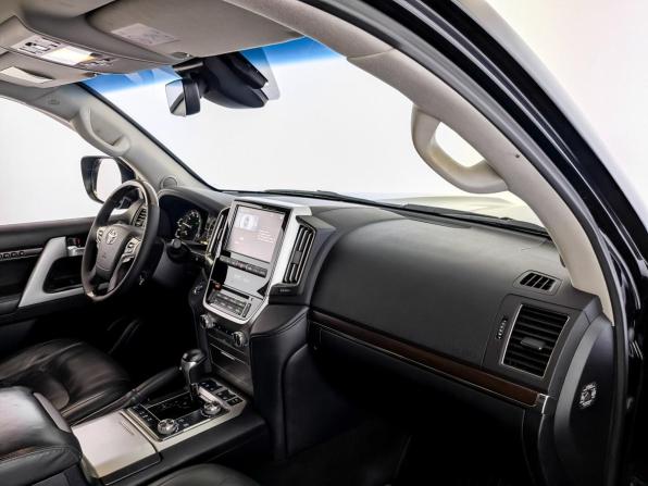 Toyota Land Cruiser 200 Series Рестайлинг 2 с пробегом 2020 года, цена 7 250 000 рублей, 136625 км, внедорожник, Автокод Объявления